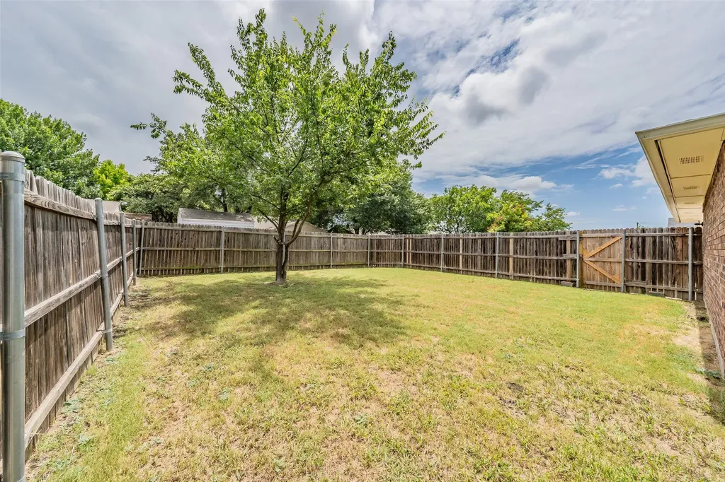 720 Nora Lane Desoto TX 75115