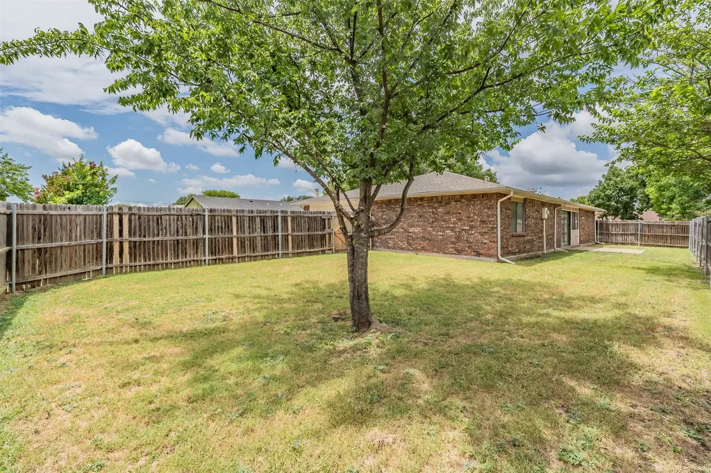 720 Nora Lane Desoto TX 75115