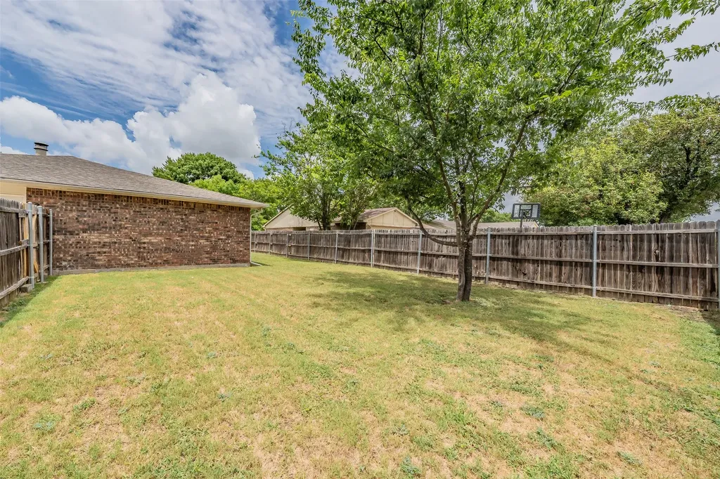 720 Nora Lane Desoto TX 75115