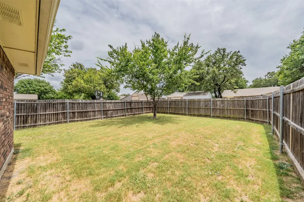 720 Nora Lane Desoto TX 75115