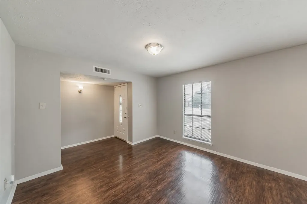 720 Nora Lane Desoto TX 75115