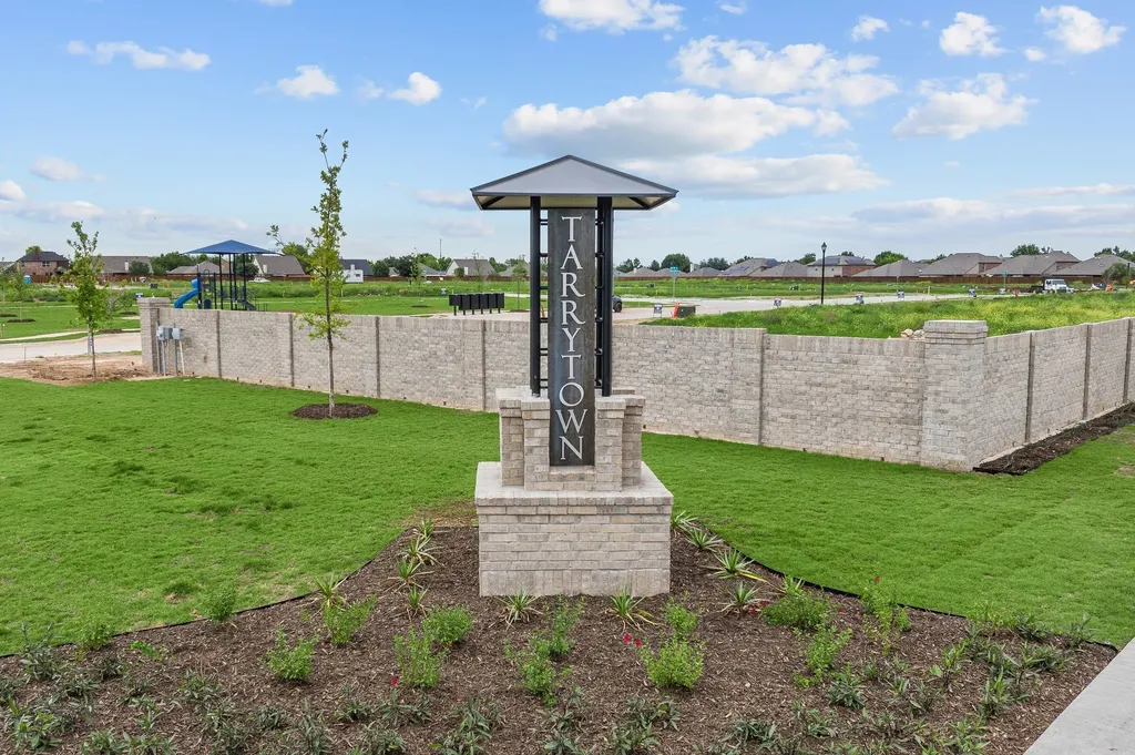 1040 South Hill Drive Crowley TX 76036