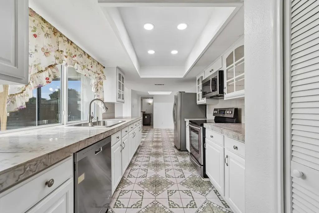 10239 Green Ash Road Dallas TX 75243