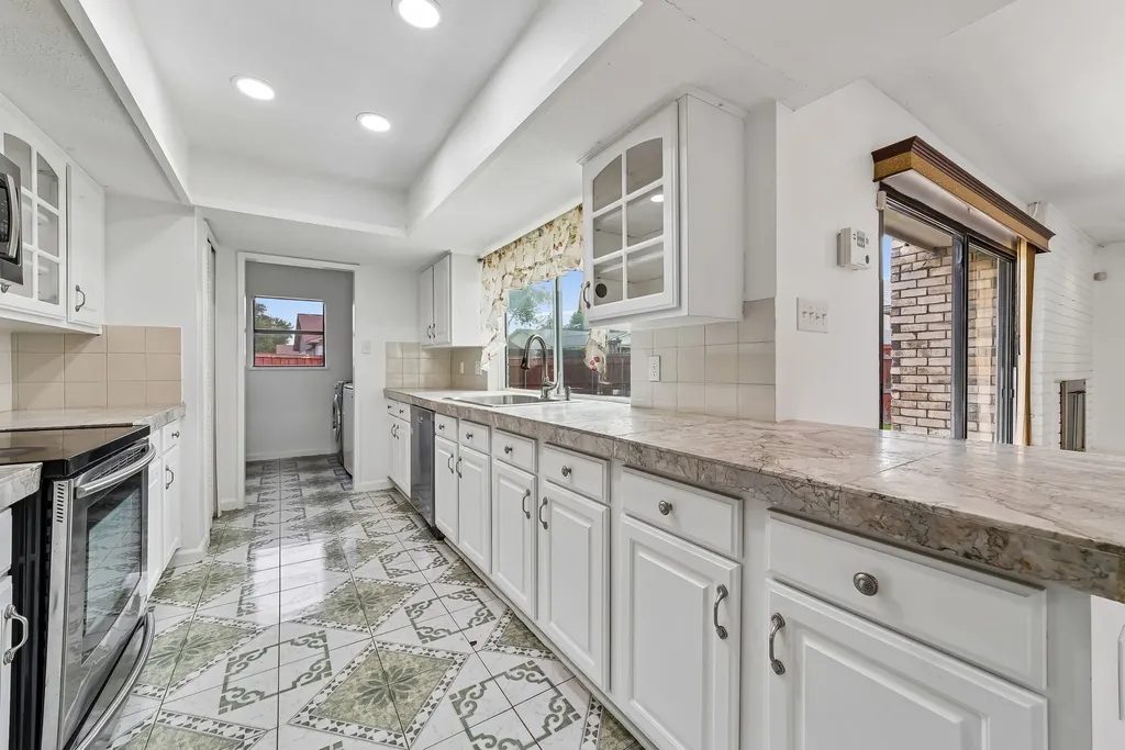10239 Green Ash Road Dallas TX 75243