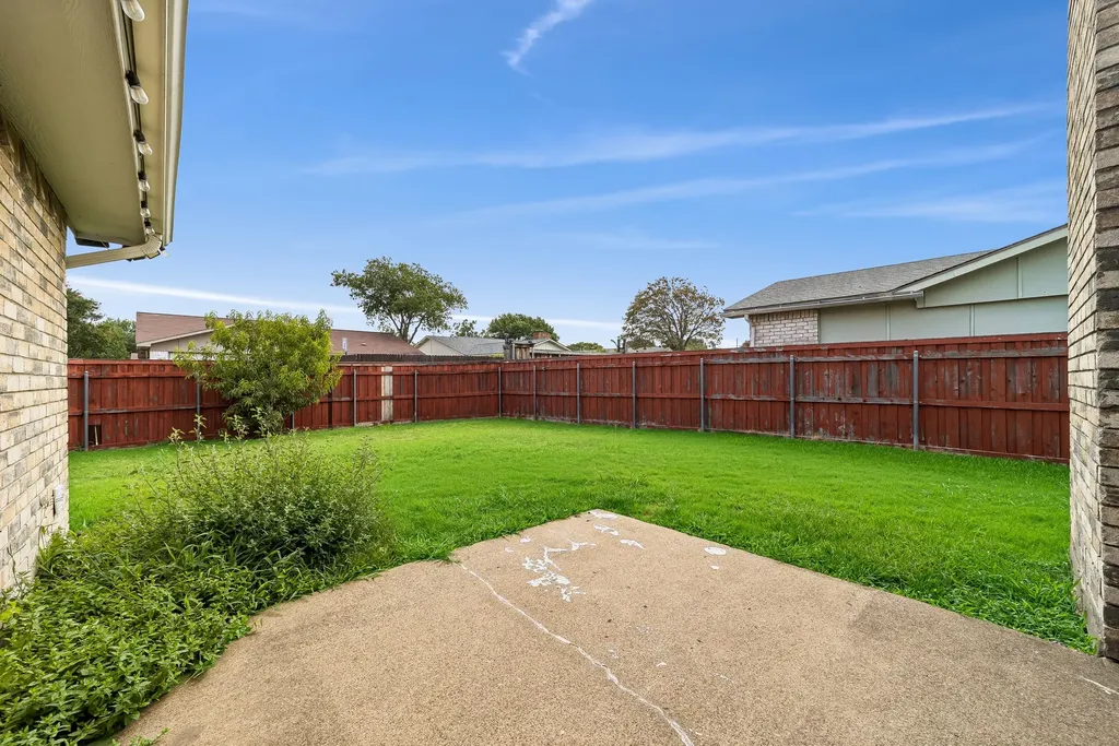 10239 Green Ash Road Dallas TX 75243