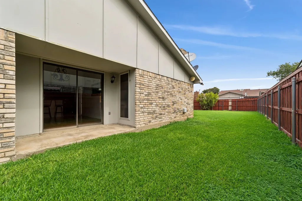 10239 Green Ash Road Dallas TX 75243