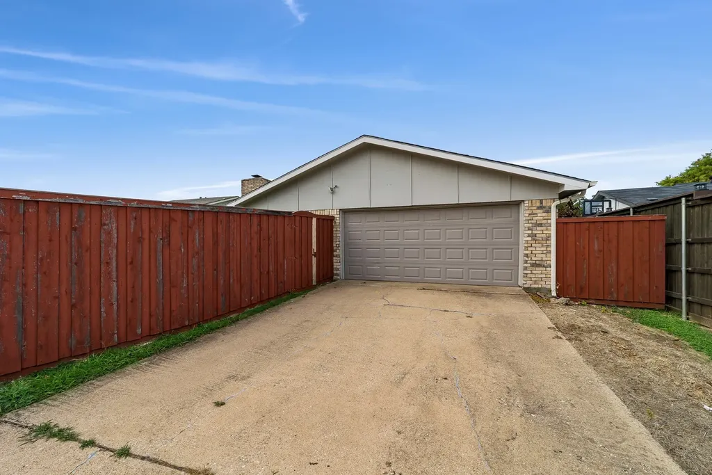 10239 Green Ash Road Dallas TX 75243