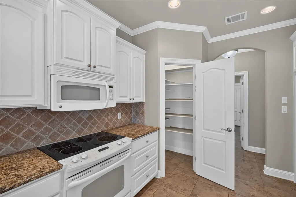 2140 Burgundy Ridge Drive Shreveport LA 71118