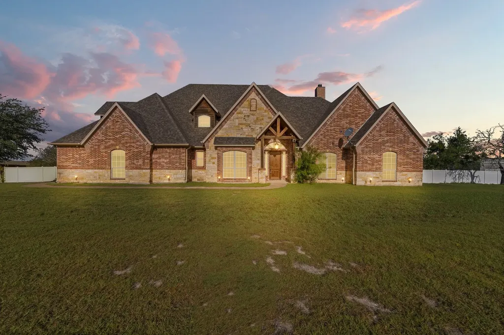 124 True Grit Court Weatherford TX 76088