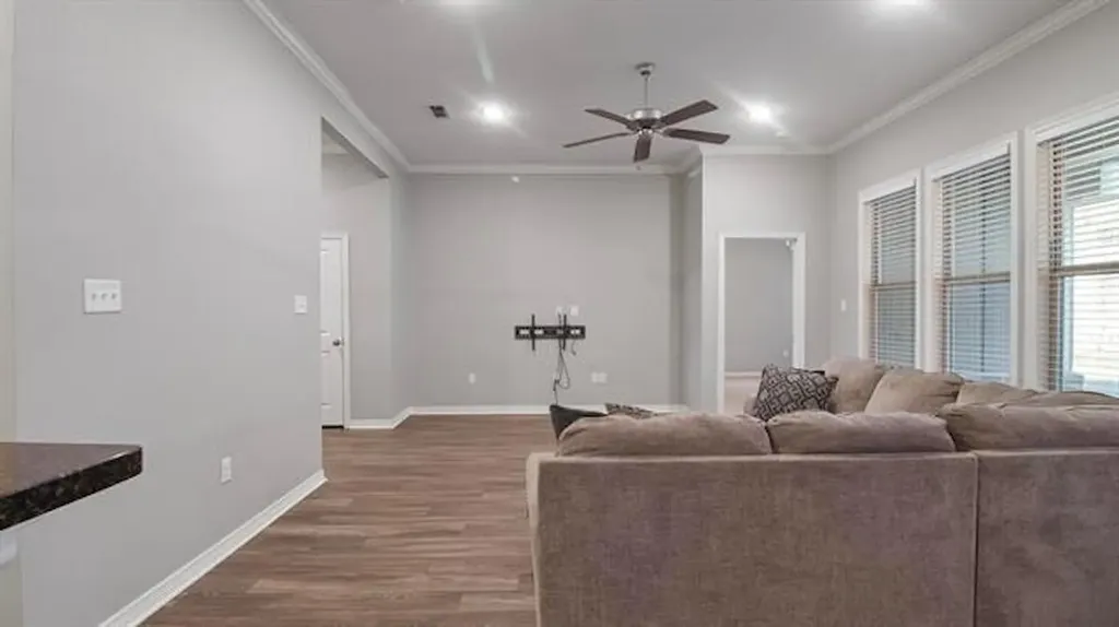 2927 Meadow Brook Trail Tyler TX 75701