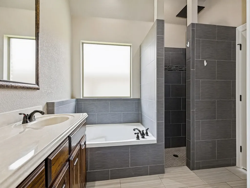 455 Chisholm Trail Justin TX 76247