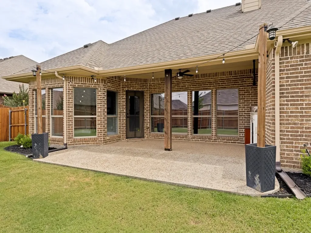 455 Chisholm Trail Justin TX 76247