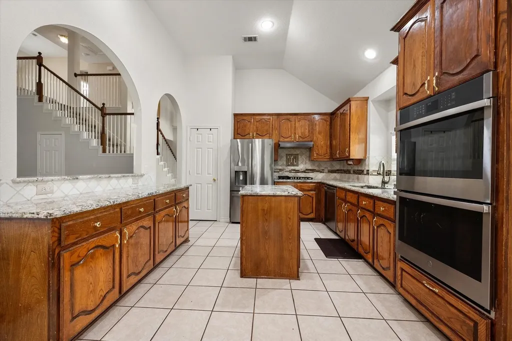 7700 Buccaneer Circle Arlington TX 76016