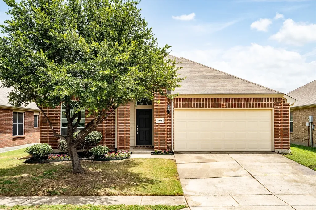 961 Roundup Street Cross Roads TX 76227