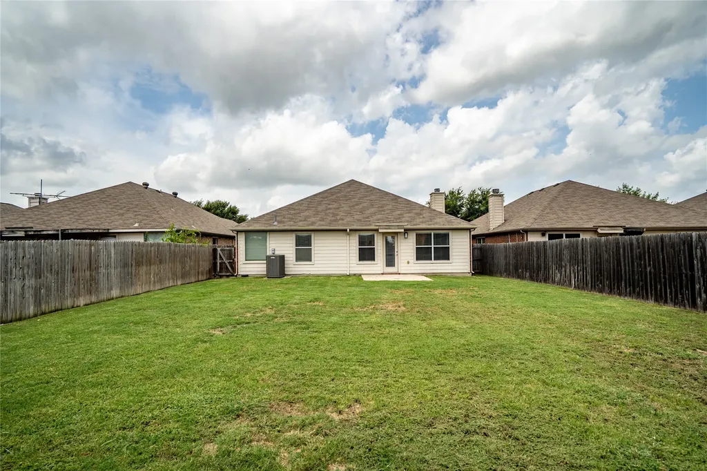 961 Roundup Street Cross Roads TX 76227