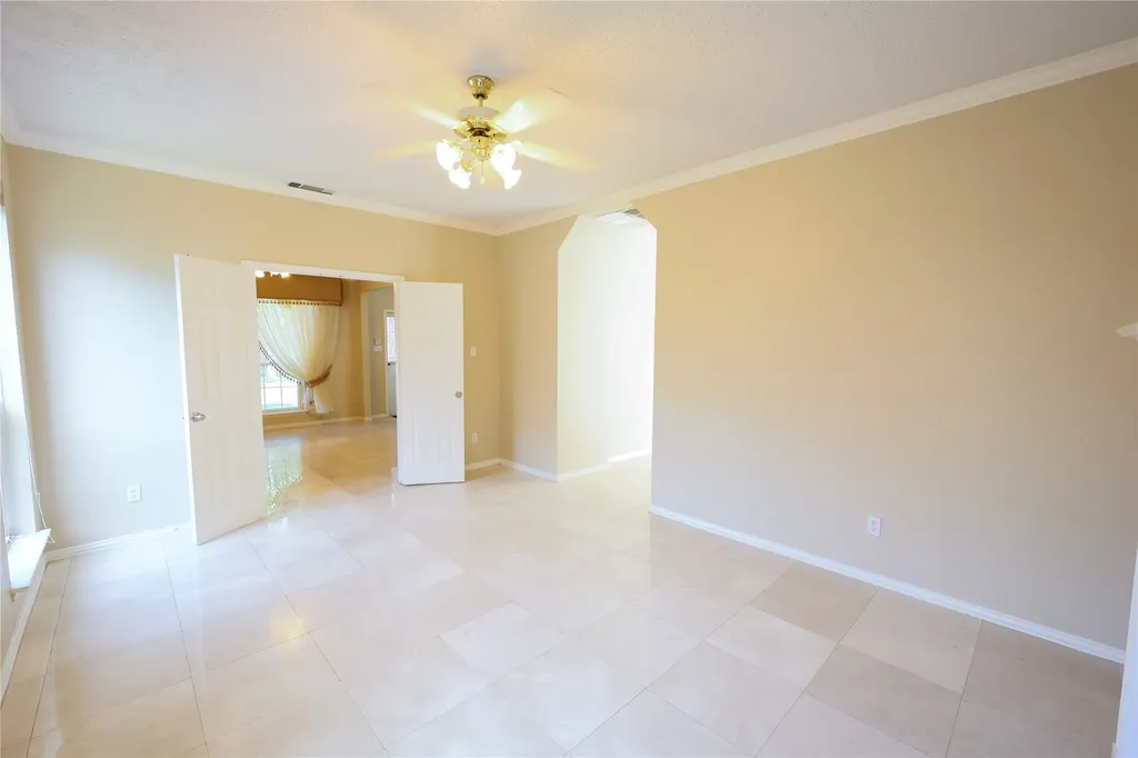 1931 Paloma Way Arlington TX 76006