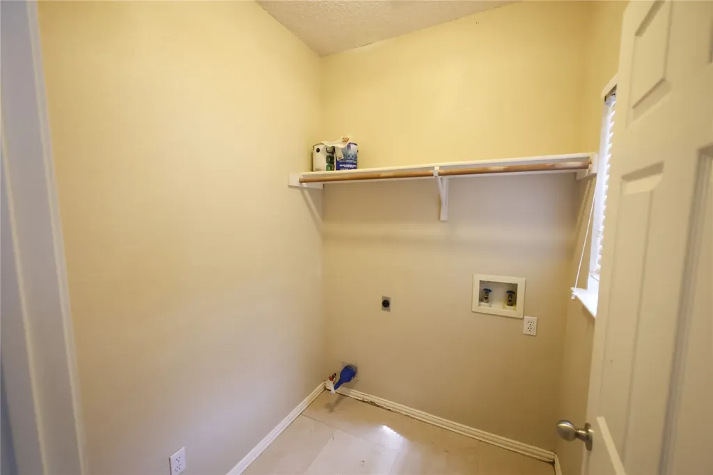 1931 Paloma Way Arlington TX 76006