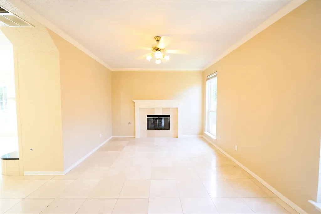 1931 Paloma Way Arlington TX 76006