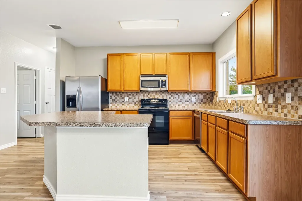 115 Franklin Court Venus TX 76084