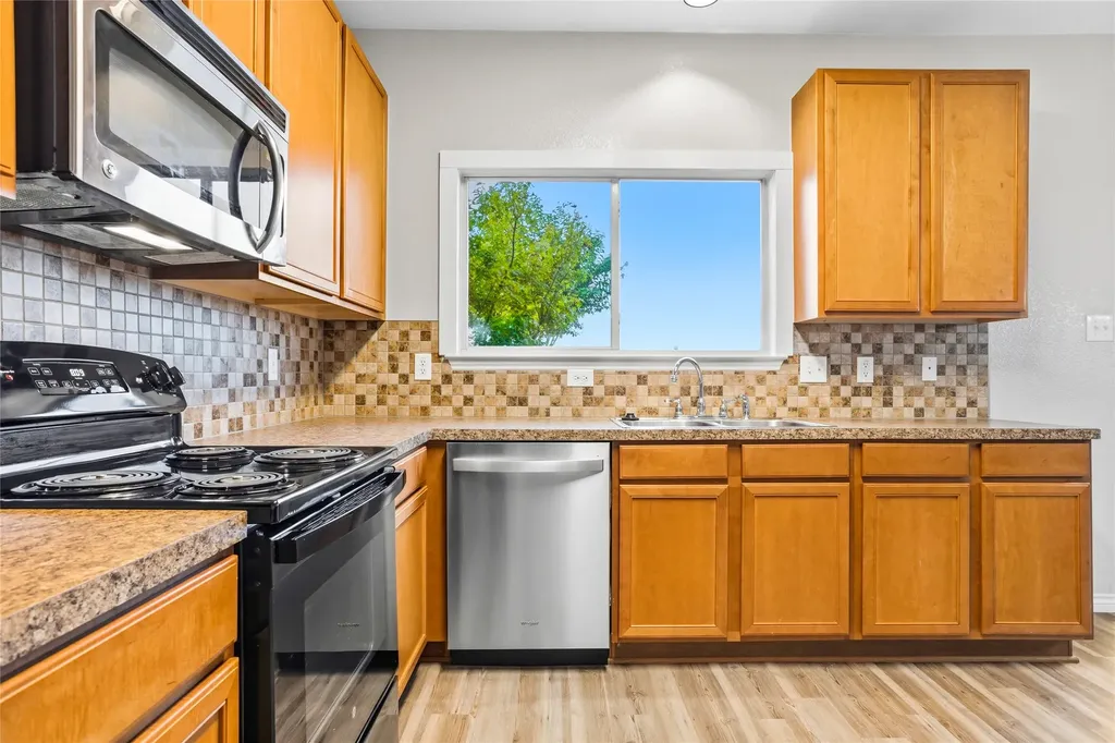 115 Franklin Court Venus TX 76084