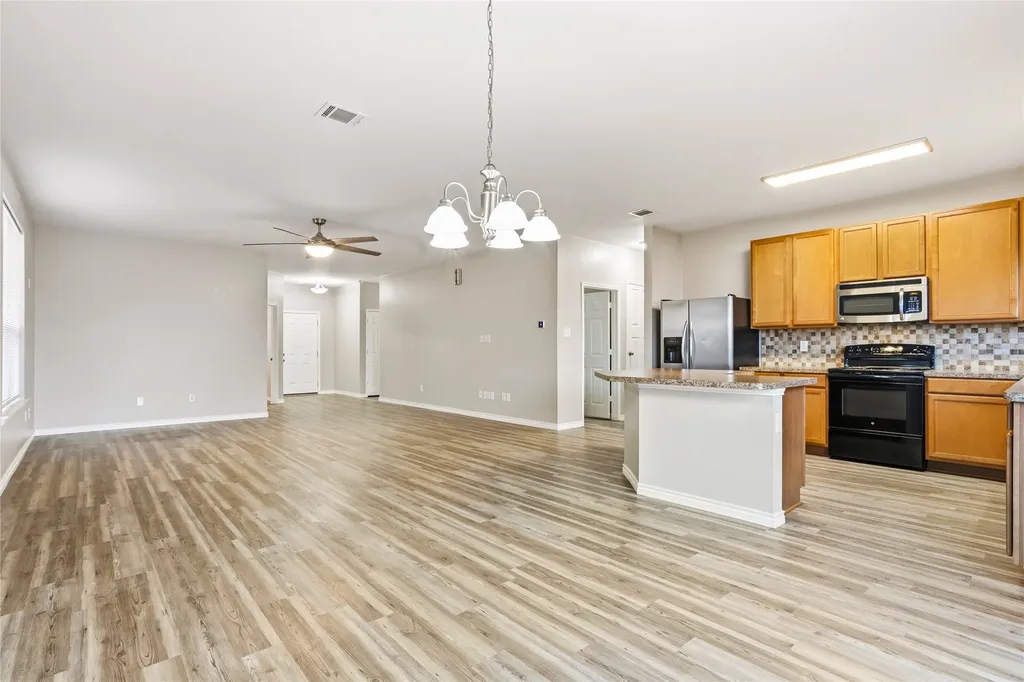 115 Franklin Court Venus TX 76084