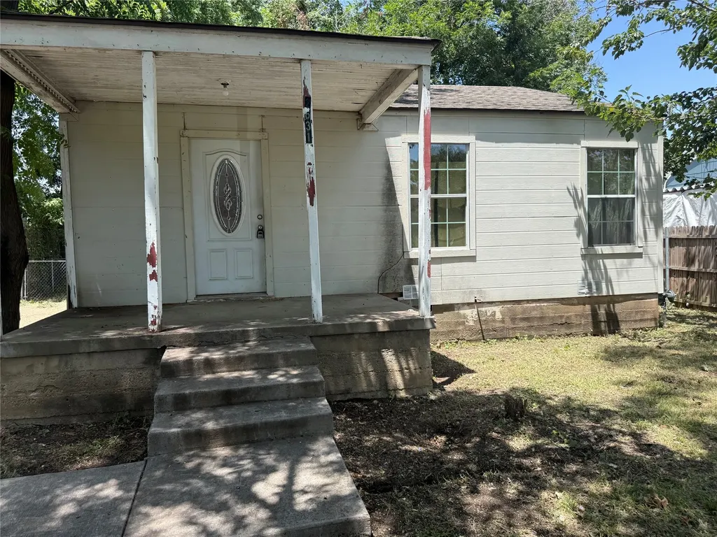 2631 Bentley Avenue Dallas TX 75211
