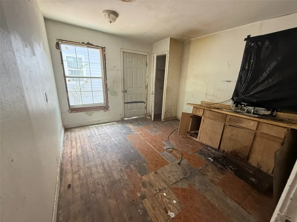 2631 Bentley Avenue Dallas TX 75211