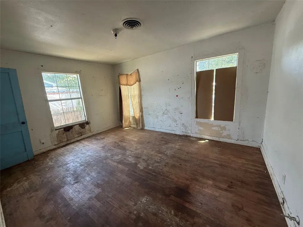 2631 Bentley Avenue Dallas TX 75211