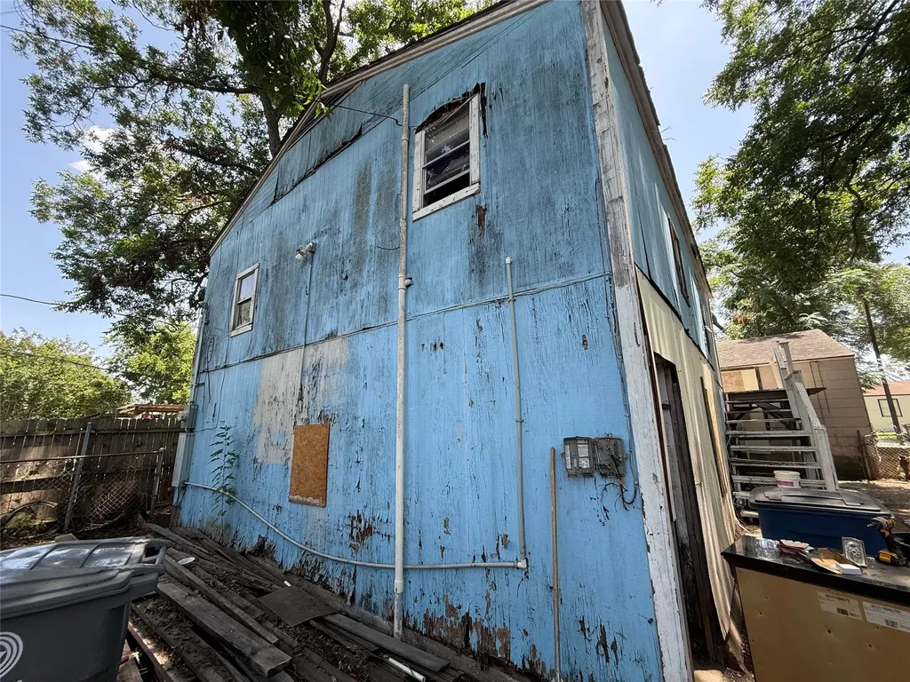 2631 Bentley Avenue Dallas TX 75211