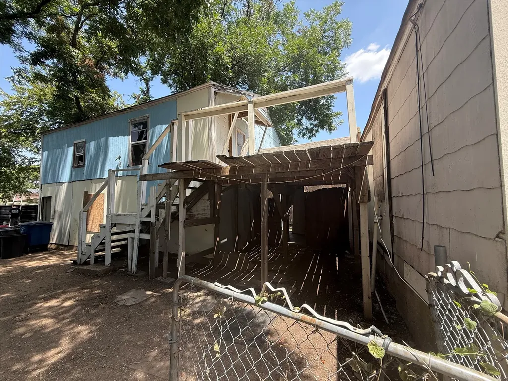 2631 Bentley Avenue Dallas TX 75211