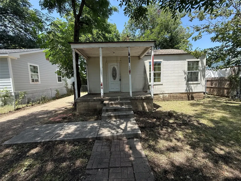 2631 Bentley Avenue Dallas TX 75211