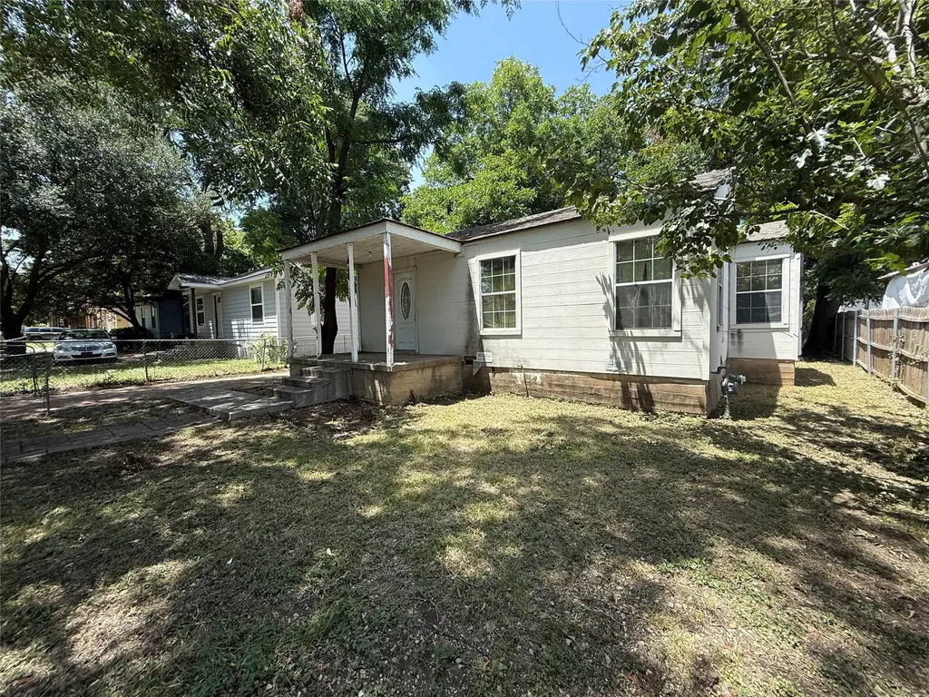 2631 Bentley Avenue Dallas TX 75211
