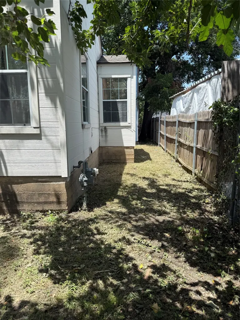 2631 Bentley Avenue Dallas TX 75211