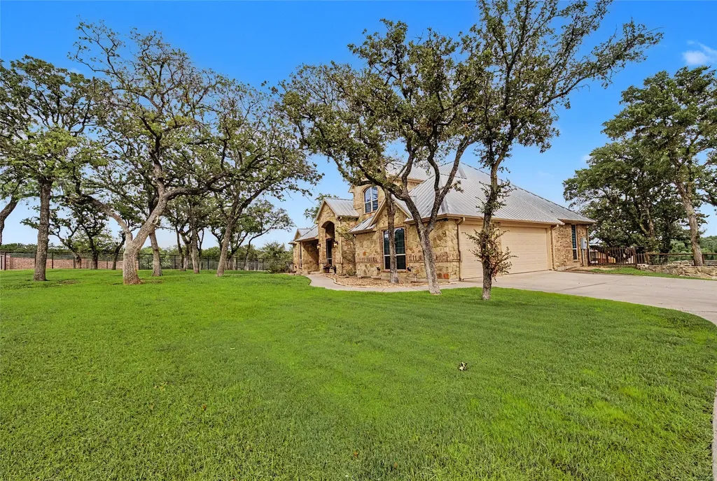 Weatherford TX, 137 Silver Saddle Circle