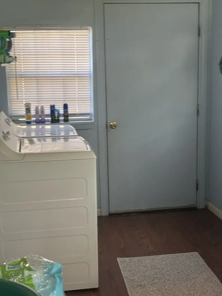102 E 14th Street Joshua TX 76058