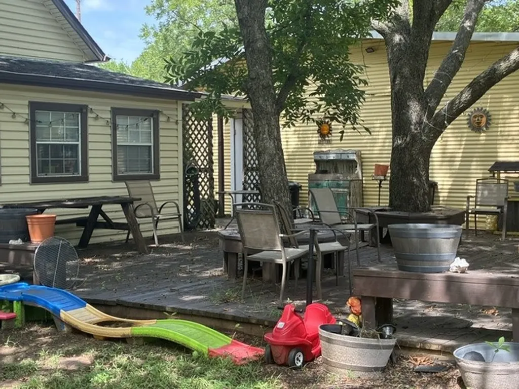 102 E 14th Street Joshua TX 76058