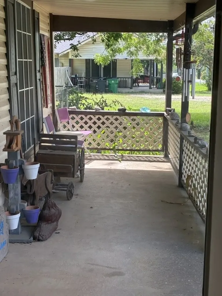 102 E 14th Street Joshua TX 76058
