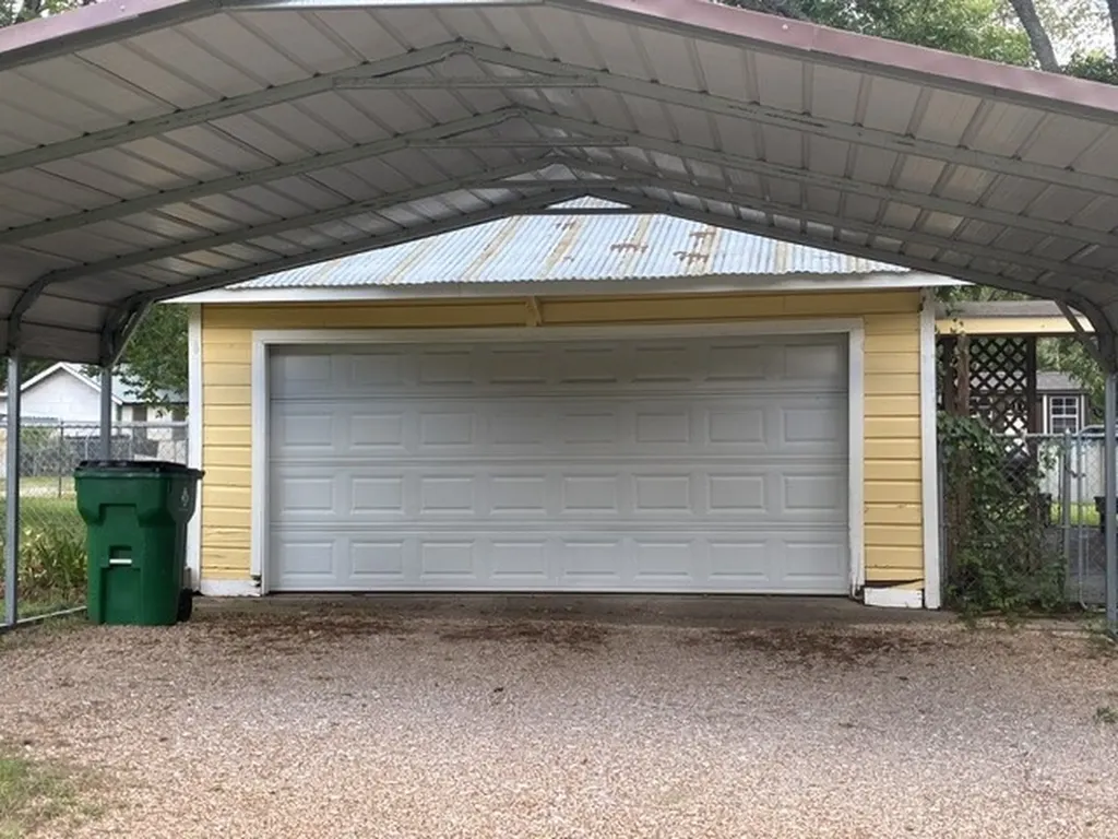 102 E 14th Street Joshua TX 76058