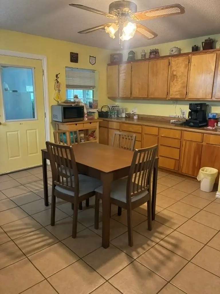 102 E 14th Street Joshua TX 76058