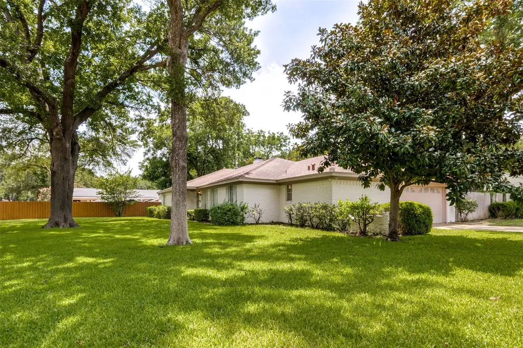 2221 Scarlet Lane Grand Prairie TX 75050