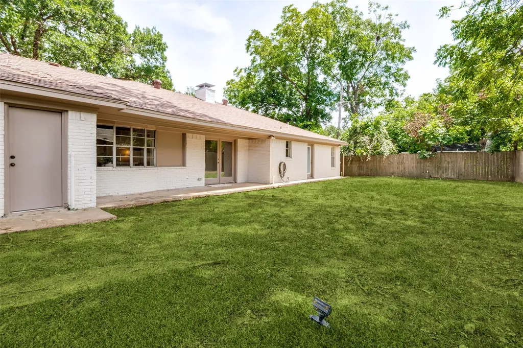 2221 Scarlet Lane Grand Prairie TX 75050