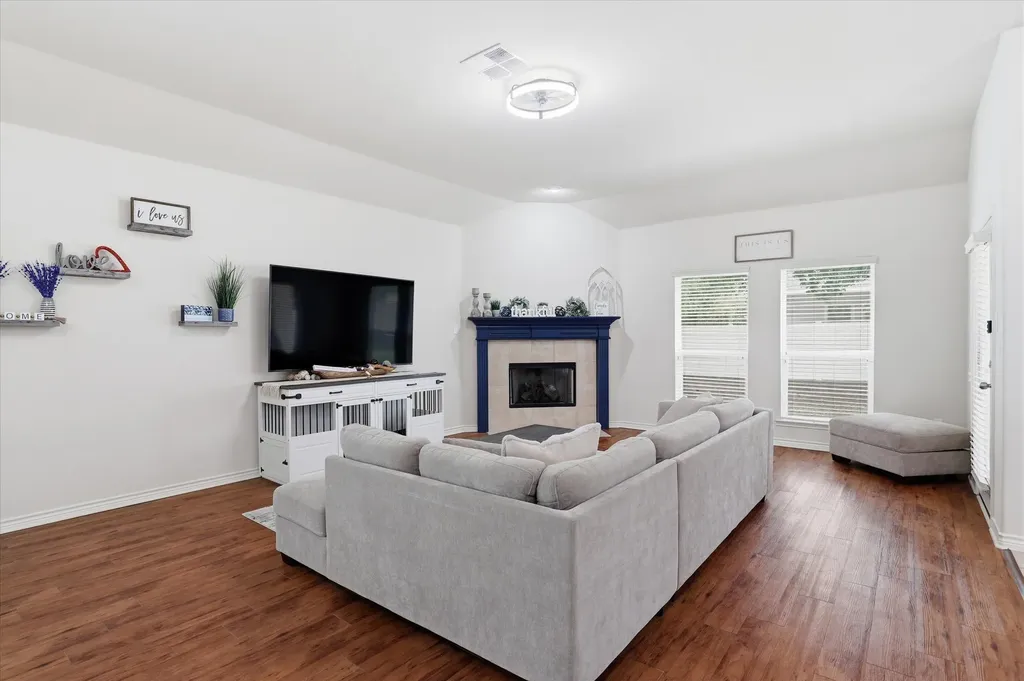 1408 Mountain Laurel Drive Savannah TX 76227