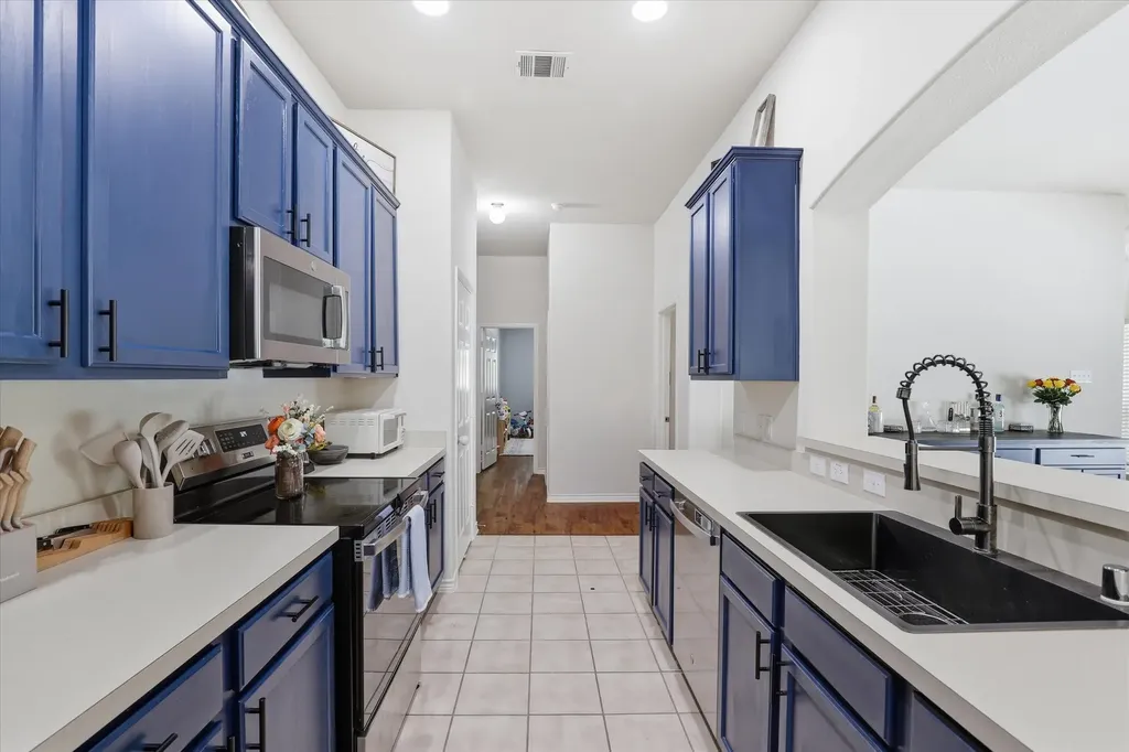 1408 Mountain Laurel Drive Savannah TX 76227