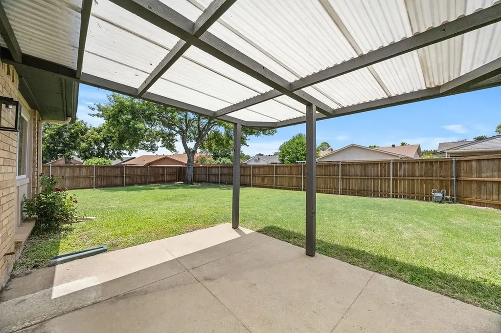 1912 Primrose Lane Carrollton TX 75007