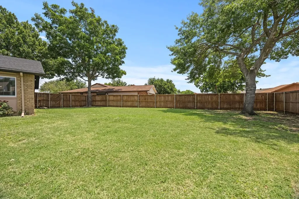 1912 Primrose Lane Carrollton TX 75007
