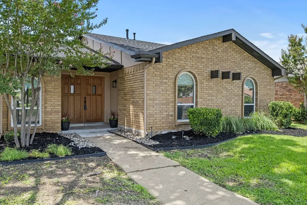 1912 Primrose Lane Carrollton TX 75007