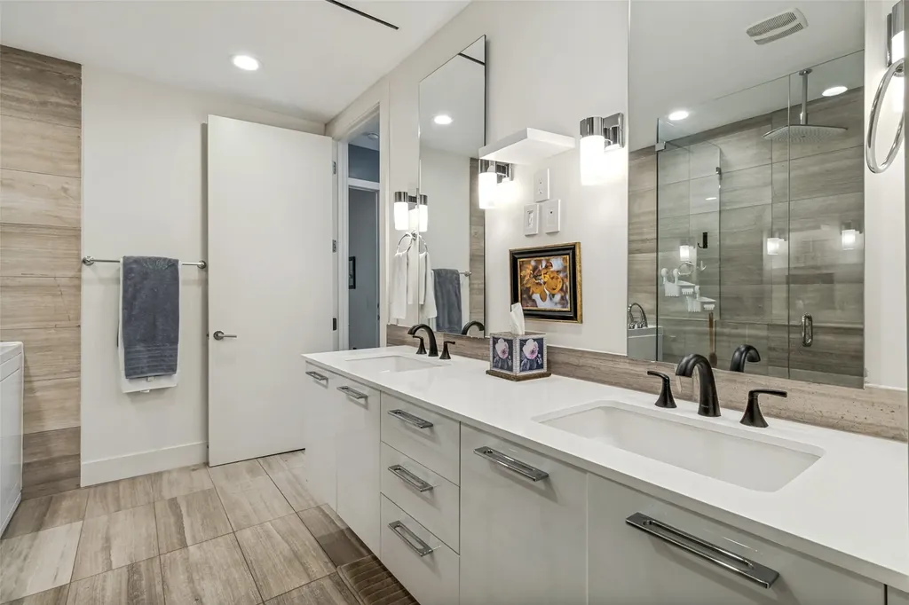 3923 Cole Avenue Dallas TX 75204