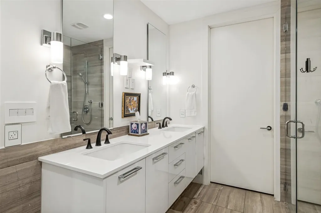 3923 Cole Avenue Dallas TX 75204