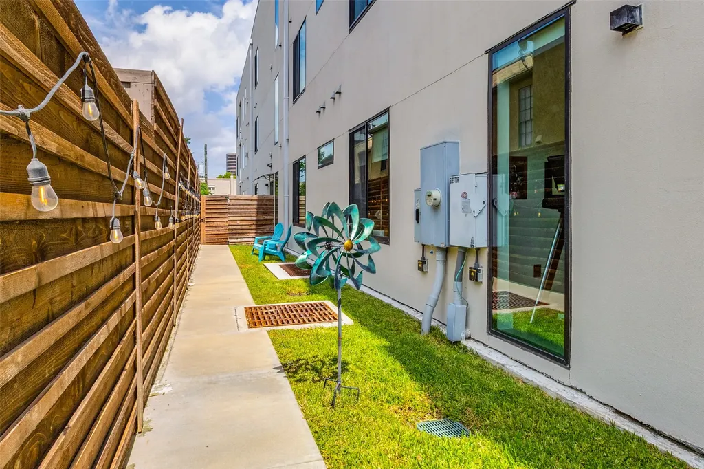 3923 Cole Avenue Dallas TX 75204