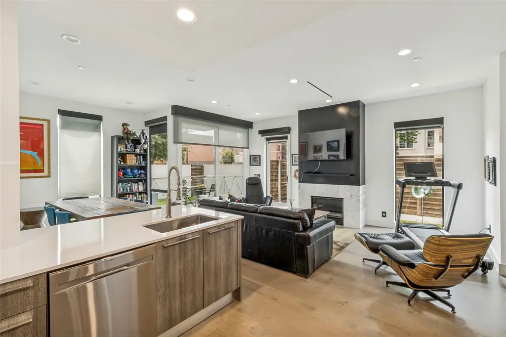 3923 Cole Avenue Dallas TX 75204